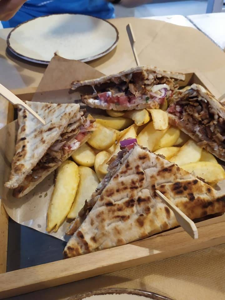 lokalne-jedzenie-gyros